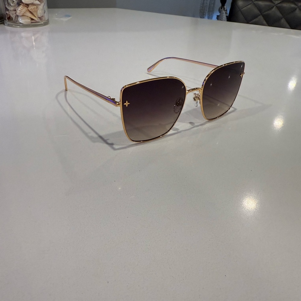 Louis Vuitton Charm Cat Eye Sunglasses - Picture 4 of 10